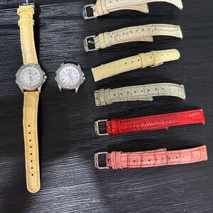 Elegant Women's Watches with Interchangeable Straps